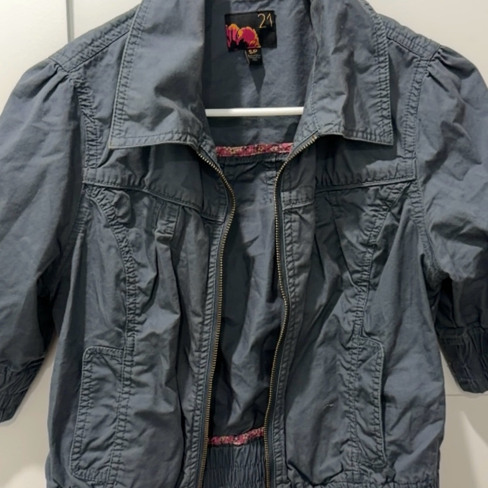 Forever 21 100% cotton short sleeve Gray Bomber Pockets Jacket size small